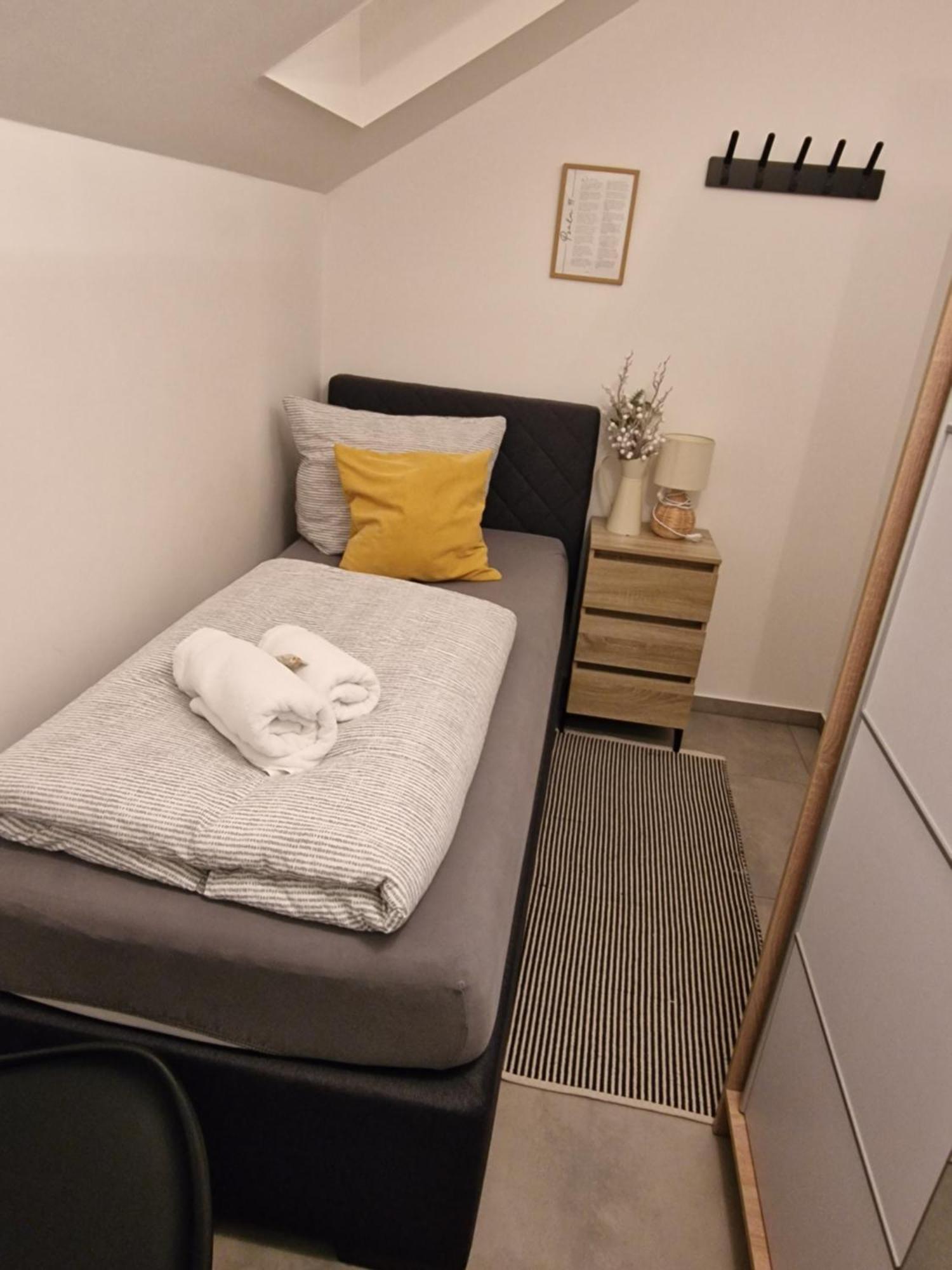 Ferienwohnung - Nachtigall 1 Bad Hersfeld Extérieur photo