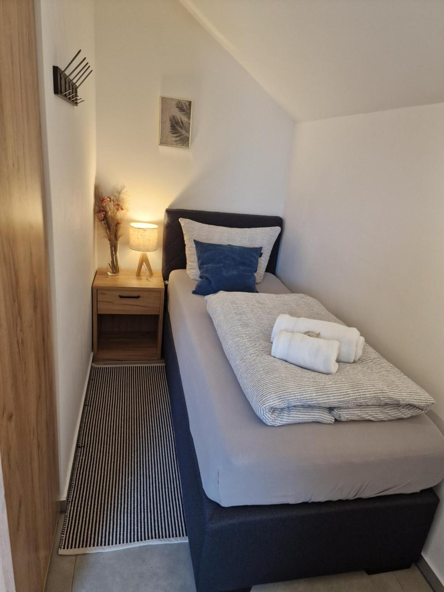 Ferienwohnung - Nachtigall 1 Bad Hersfeld Extérieur photo