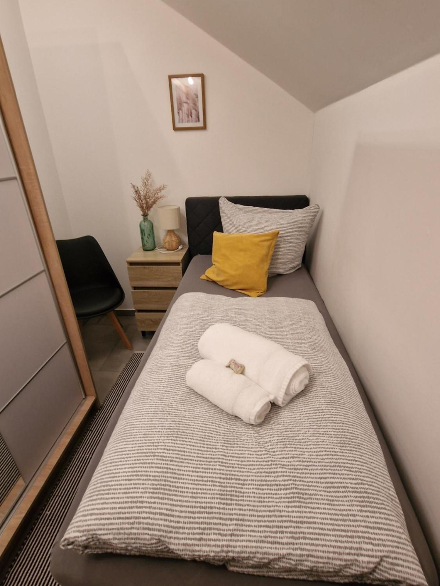 Ferienwohnung - Nachtigall 1 Bad Hersfeld Extérieur photo